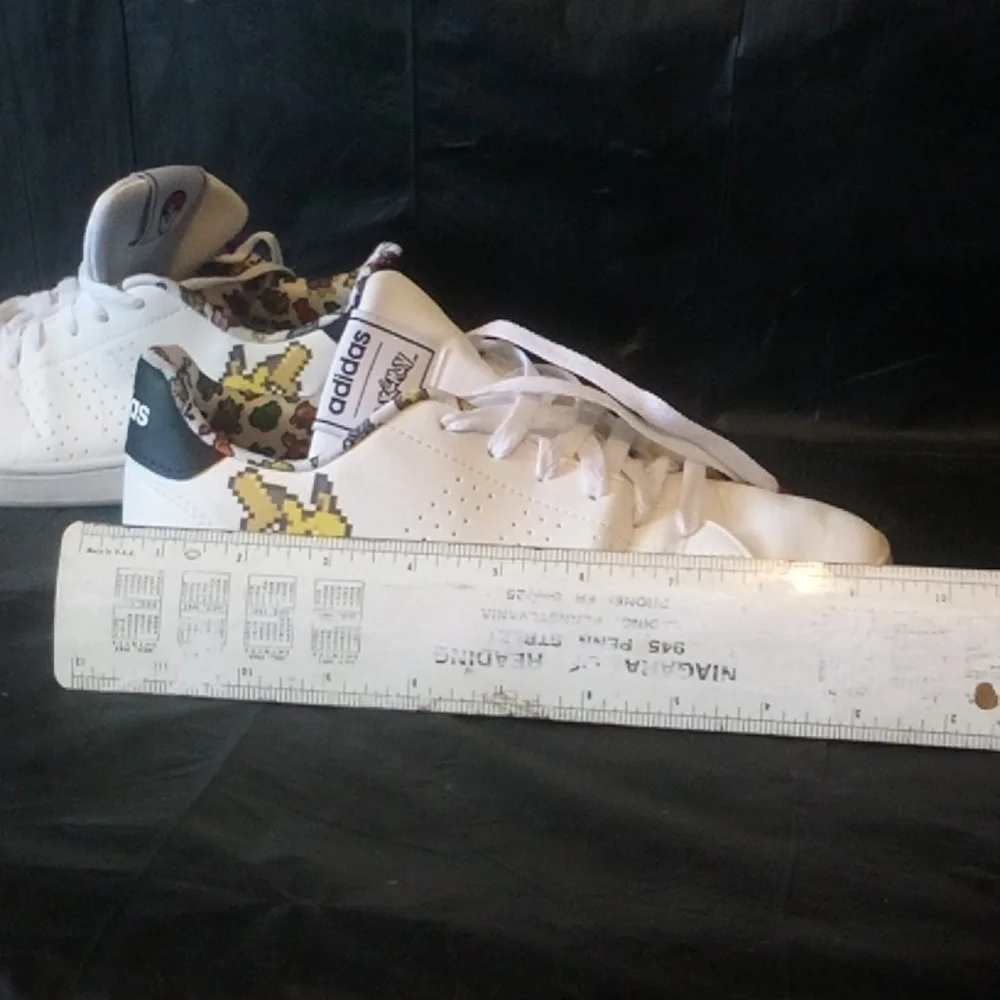 Adidas Kids White and Black Pokemon Pikachu Advantage Size 4 - Picture 8 of 10